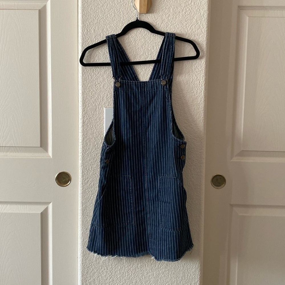 Coco and Jaimeslon overall dress, size small